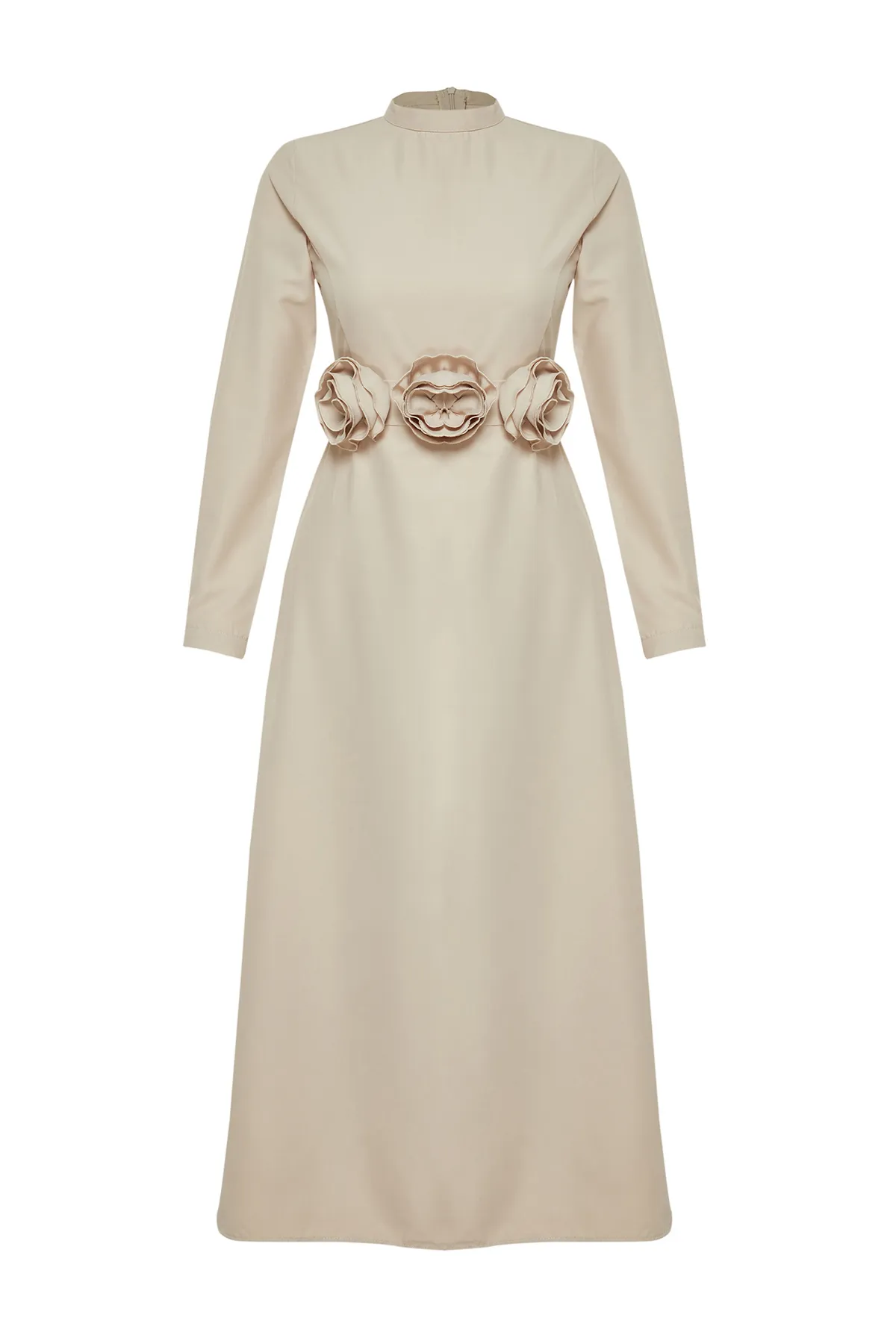 Trendyol Modest  Nerzfarbenes, gewebtes Satinkleid mit Gürtel und Rosendetail TCTSS24EB00177