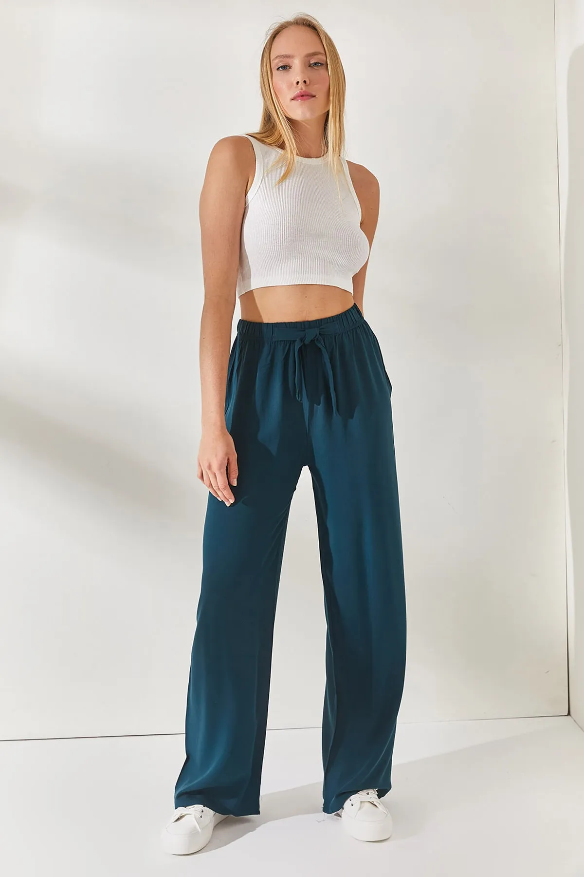 Olalook  Petrolblaue Palazzo-Hose aus gewebtem Viscon mit Gürtel für Damen PNT-19000169