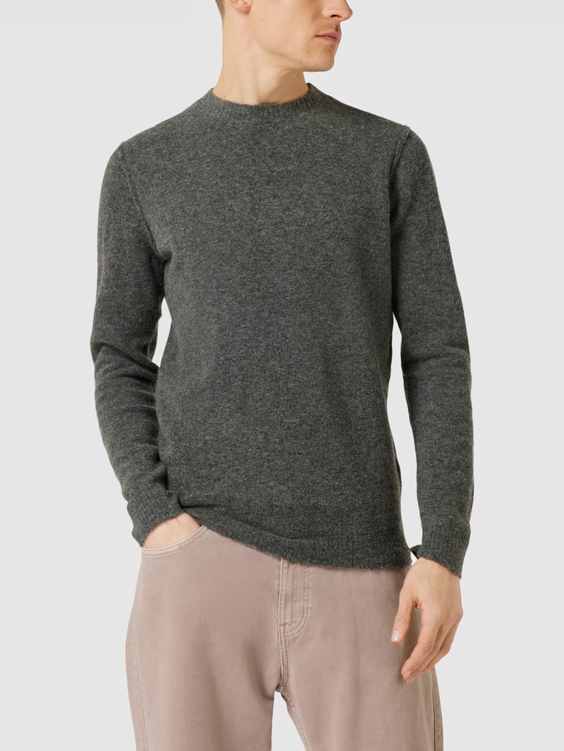 Strickpullover mit gerippten Abschlüssen in mittelgrau