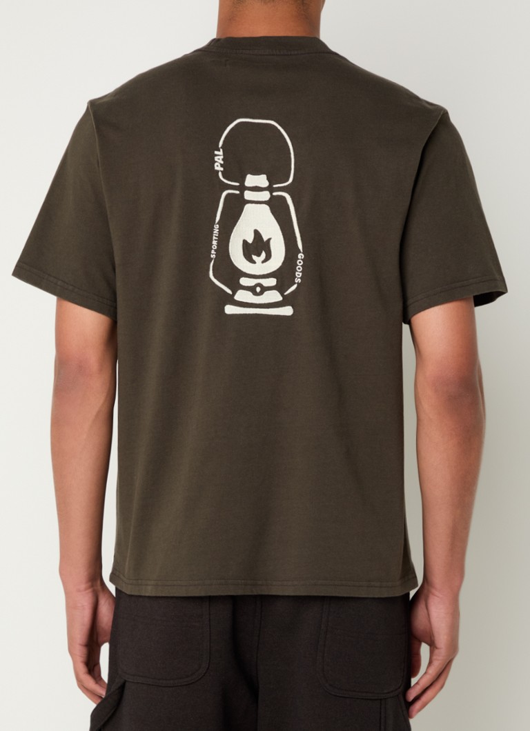PAL Sporting Goods „There Will Be Light“-T-Shirt mit Logo und Rückendruck