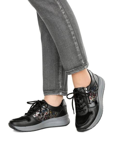Schnürschuh