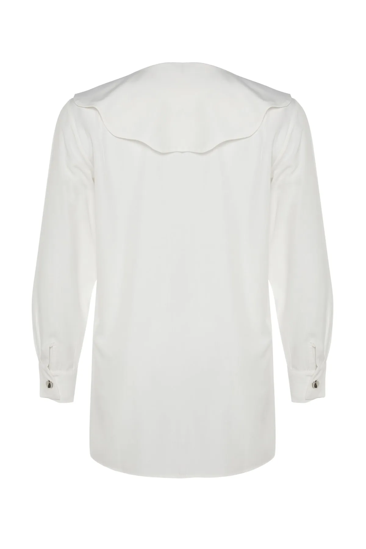 Trendyol Modest  Weißes Baumwollhemd mit Babykragen und silbernen Knöpfen TCTAW24TG00009