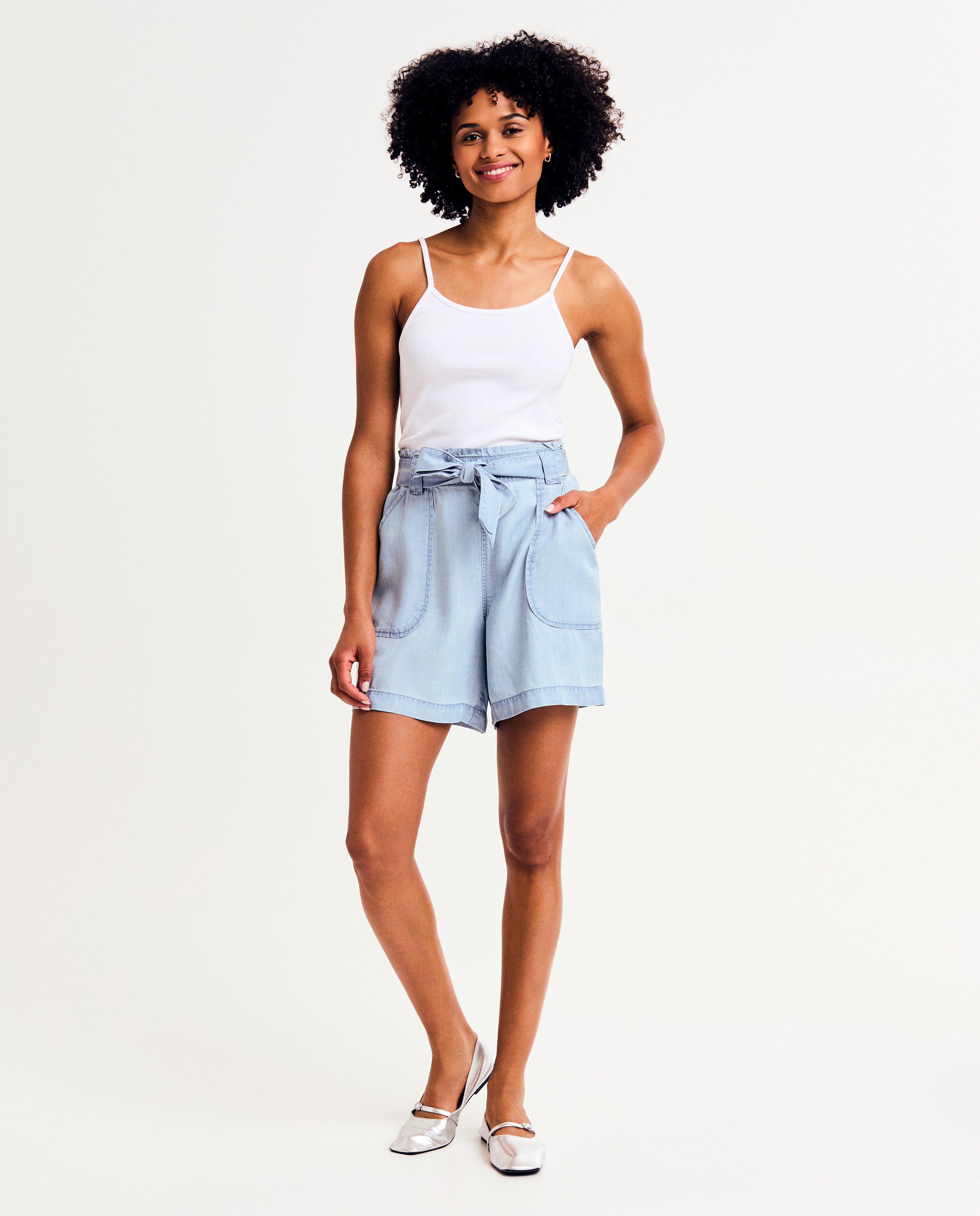 Pantaloni scurți din denim albastru deschis Sora, albastru deschis