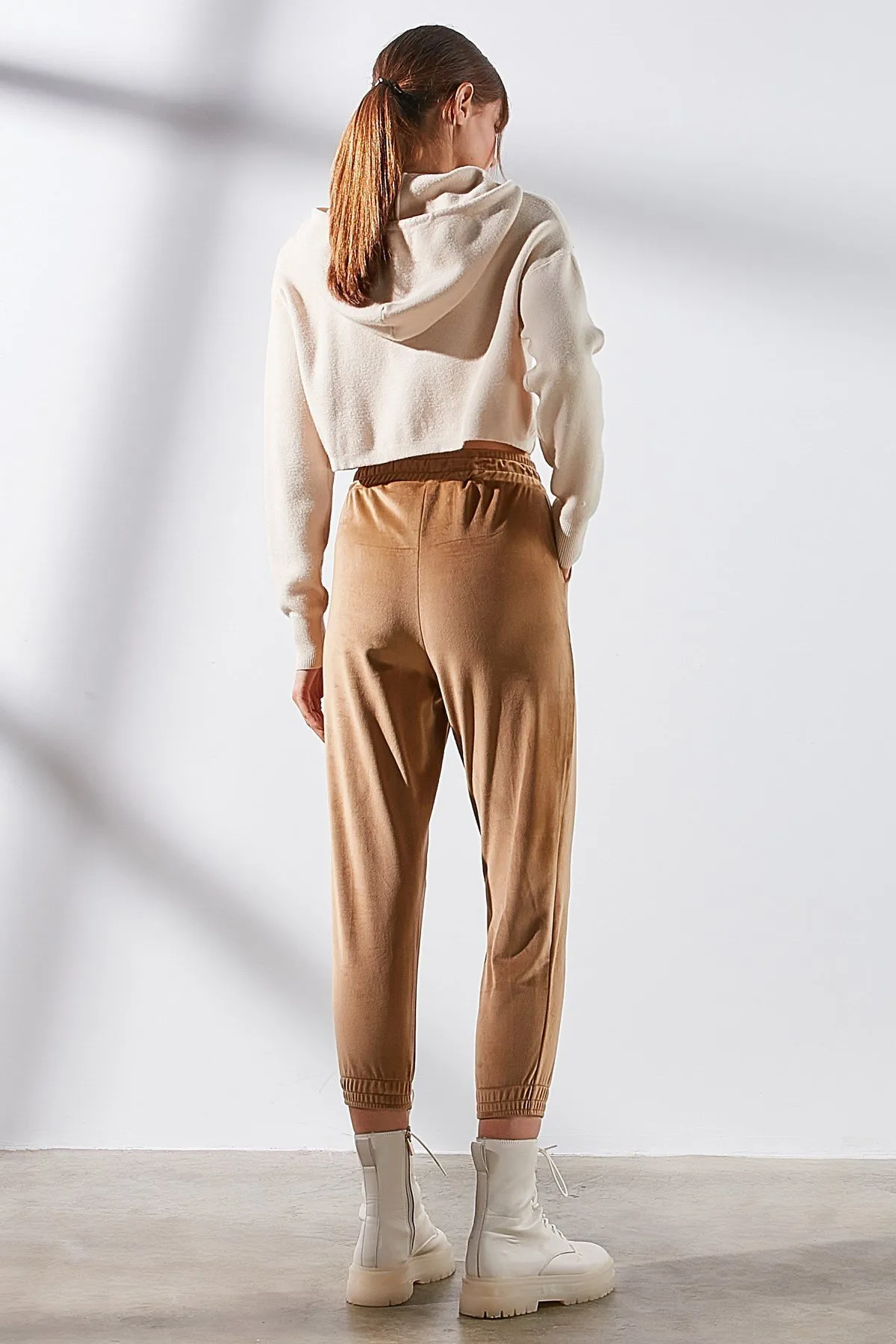 C&City  Damen-Jogginghose aus elastischem Samt 731 Mink