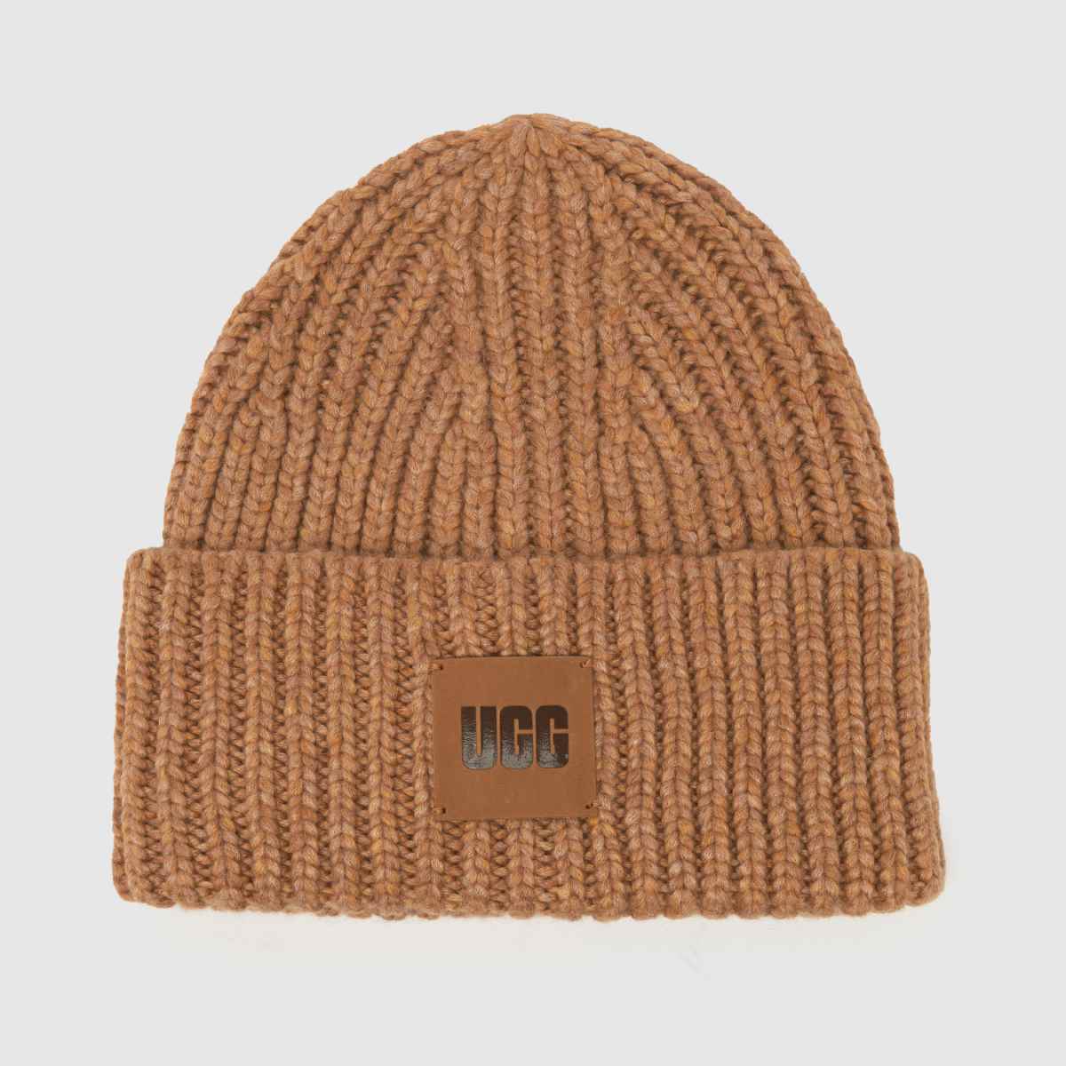 UGG kamelfärgad grov ribbad mössa