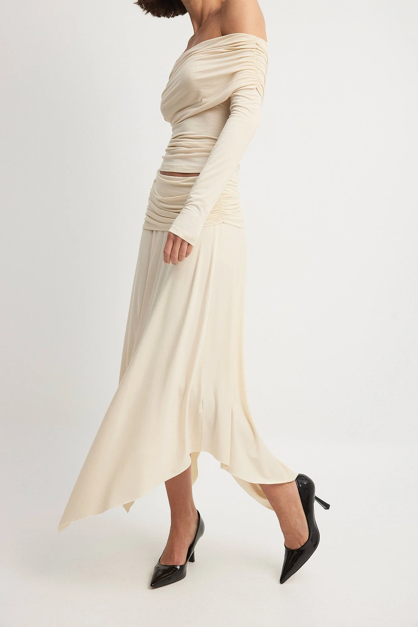 Soft Line Handkerchief Skirt