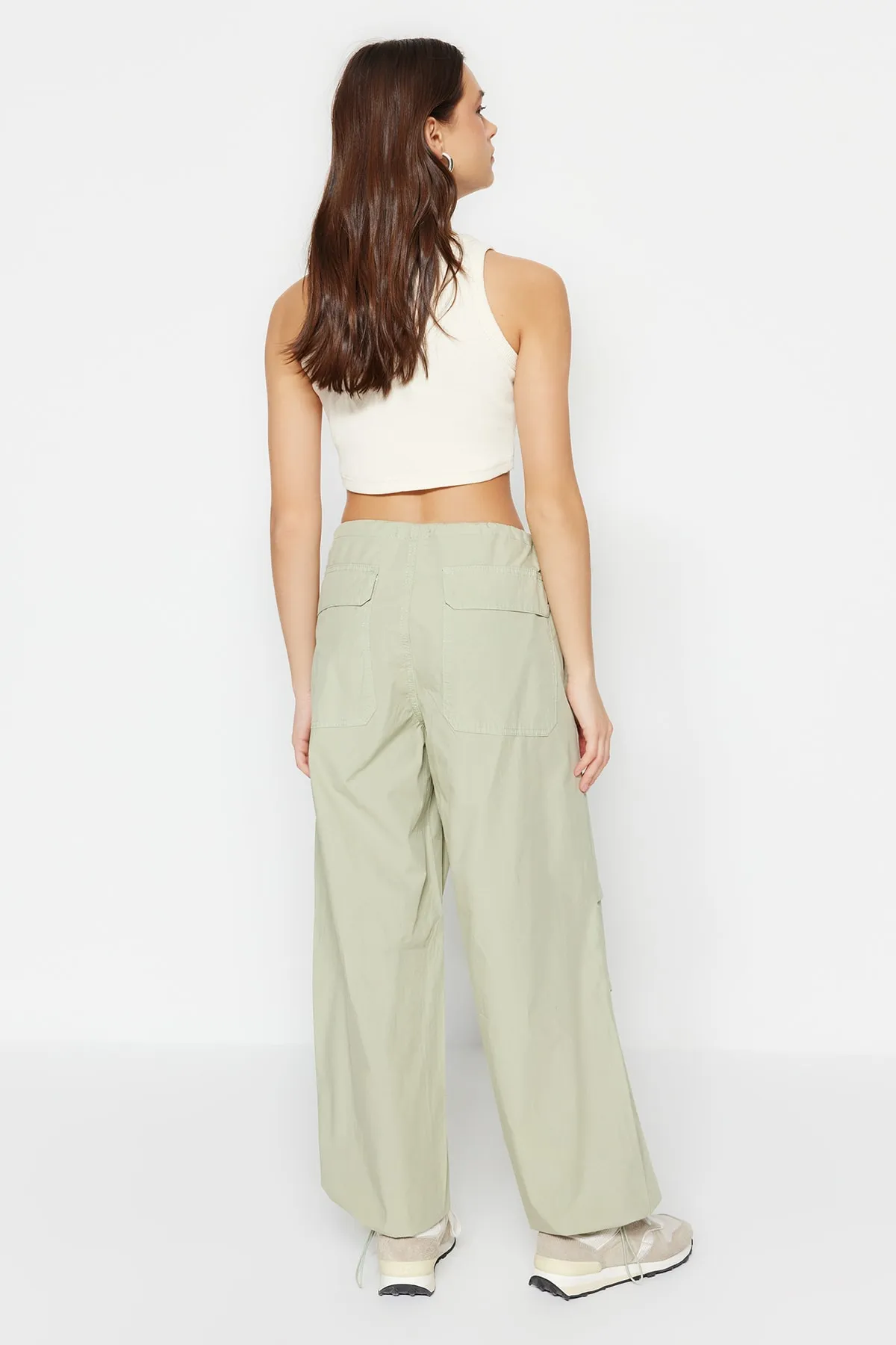 Trendyol Collection  Mint Stopped Fallschirmhose mit normaler Taille TWOAW23JE00738