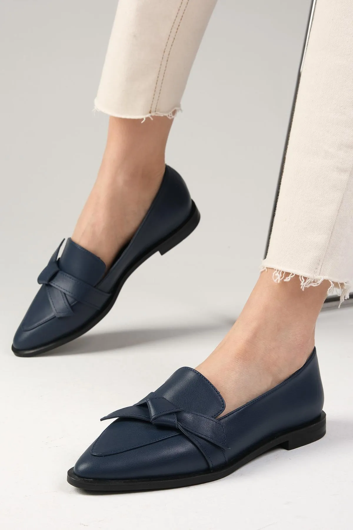 Mio Gusto  Ezra Damen-Loafer-Tagesschuhe aus echtem Leder in Marineblau