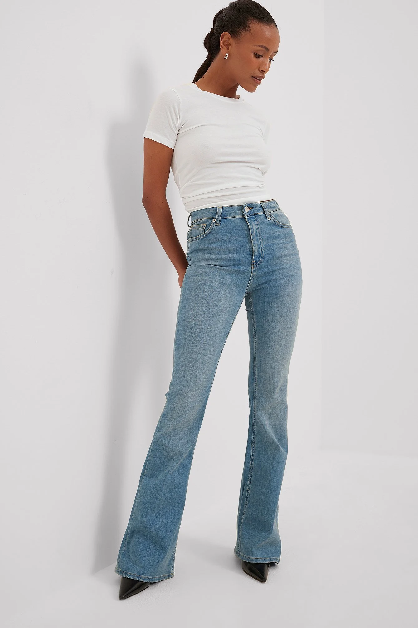 Ausgestellte Stretchjeans mit hoher Taille
