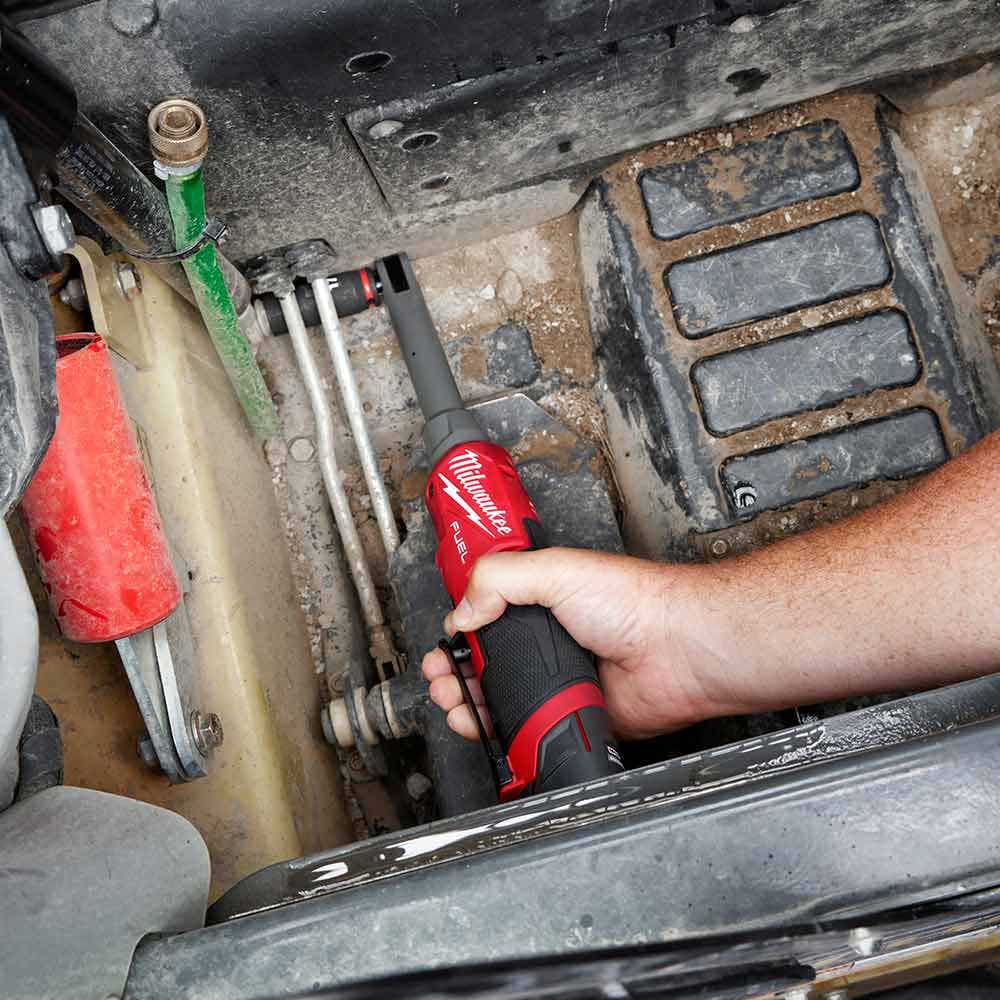 Chave de catraca de alta velocidade e longo alcance MILWAUKEE FUEL™ 12V 3/8