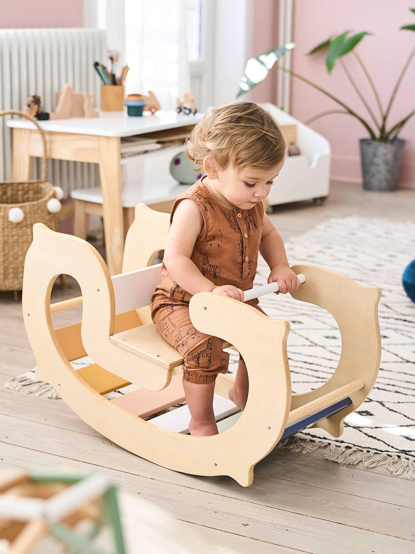 Bascule d'intérieur en bois FSC® multicolore