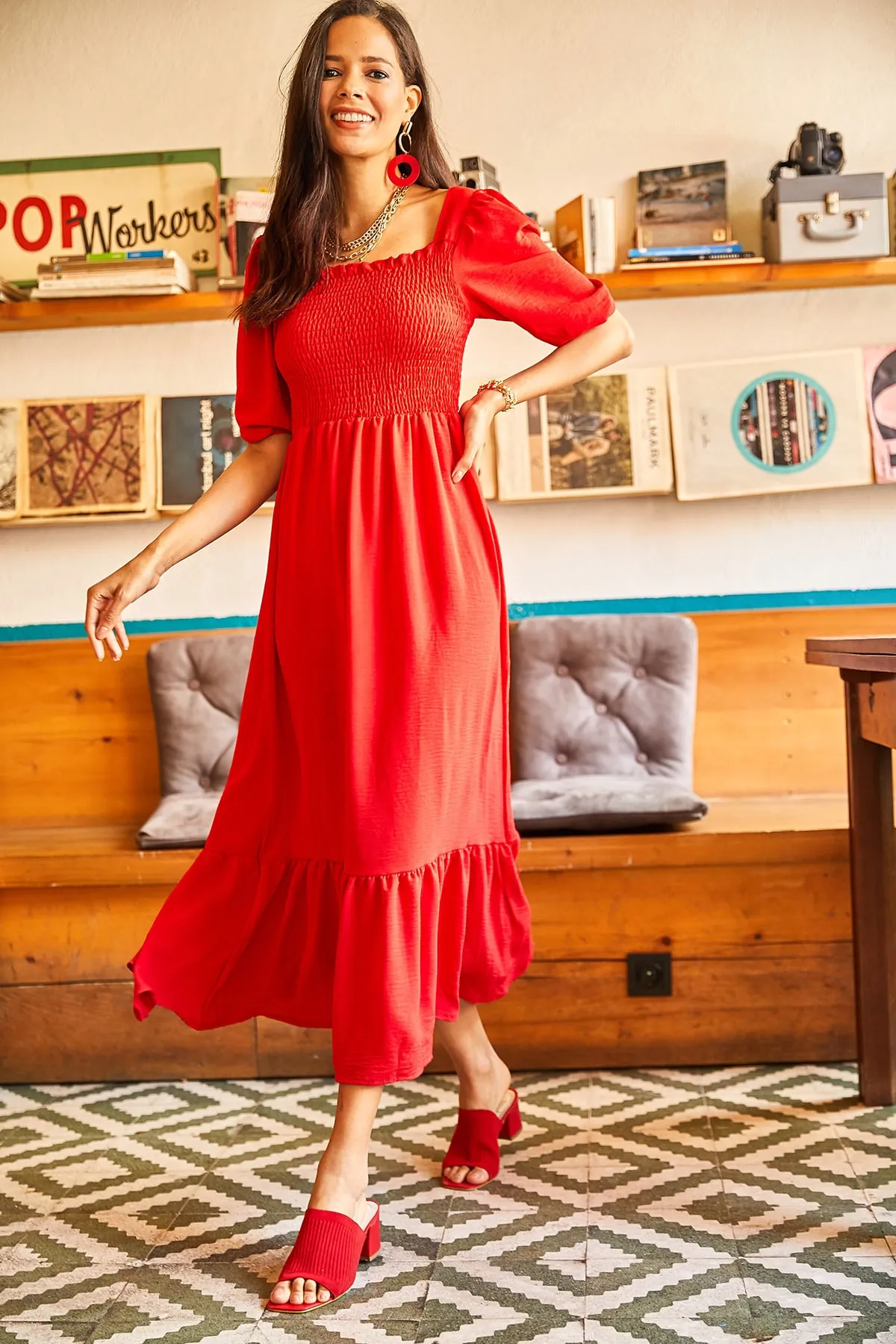 Olalook  Rotes Damenoberteil mit glitzerndem, quadratischem Kragen, Bodrum-Kleid ELB-19001557