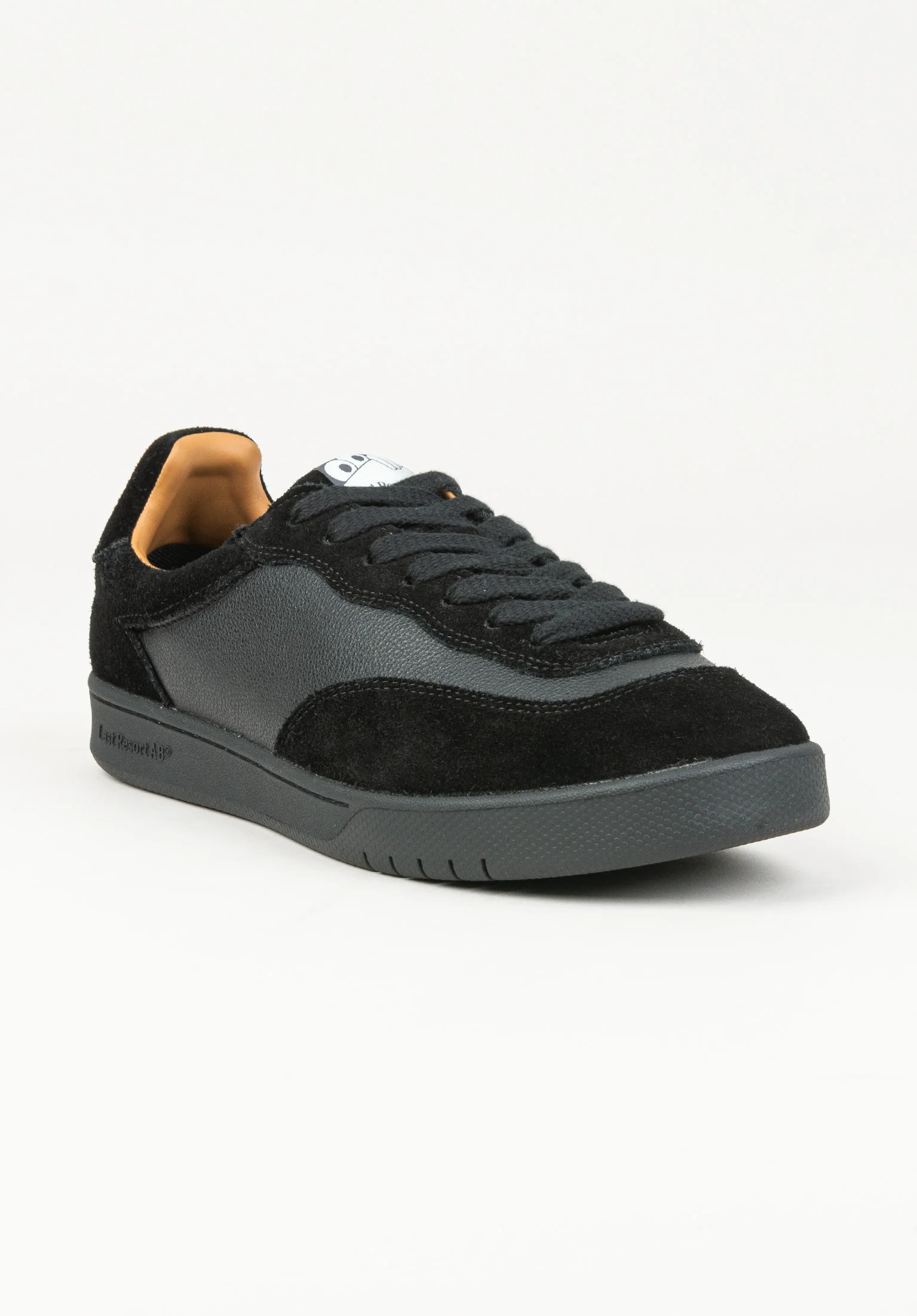 CM001 Low Suede