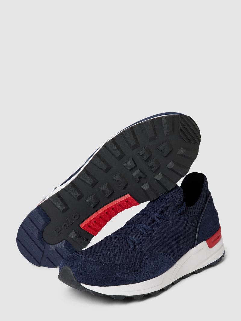 Sneaker mit Label-Details in dunkelblau