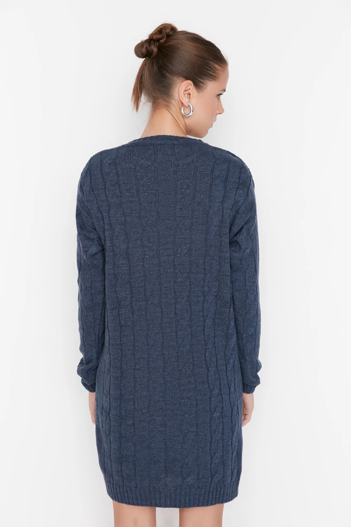 Trendyol Collection  Marineblaues gestricktes, detailliertes Strickkleid TWOAW23KZ01298
