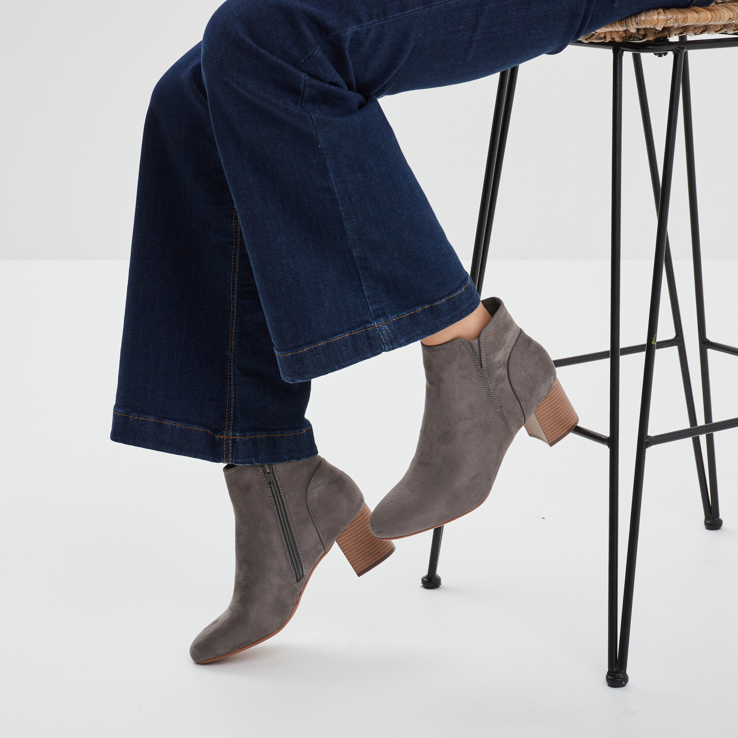 Bottines suédines à talons gris femme | La Halle