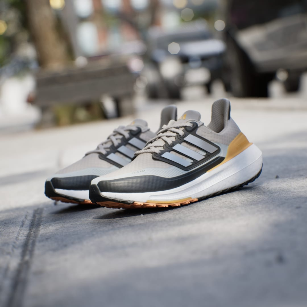 adidas Ultraboost Light COLD.RDY IE1674 / braun