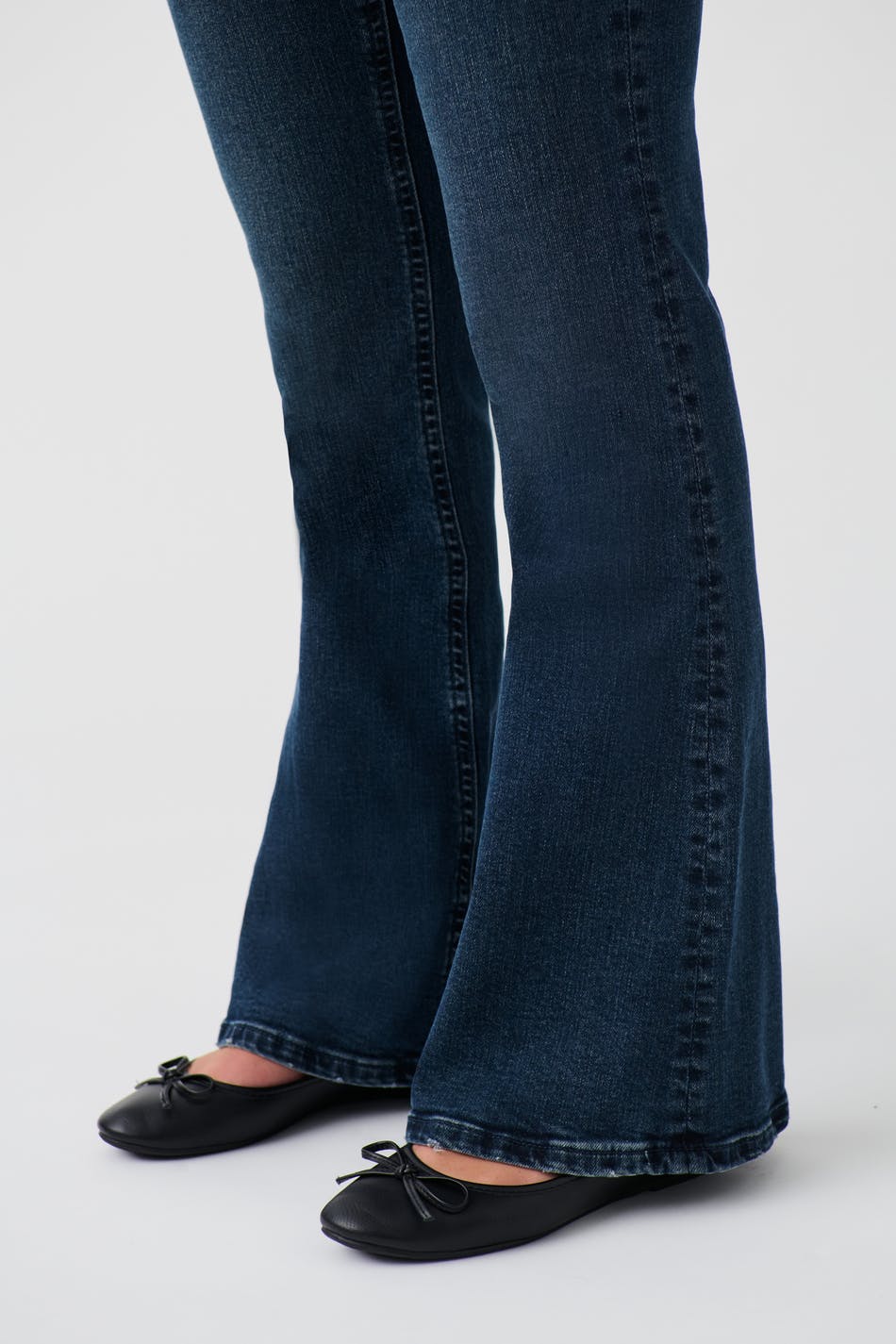 Low waist bootcut jeans