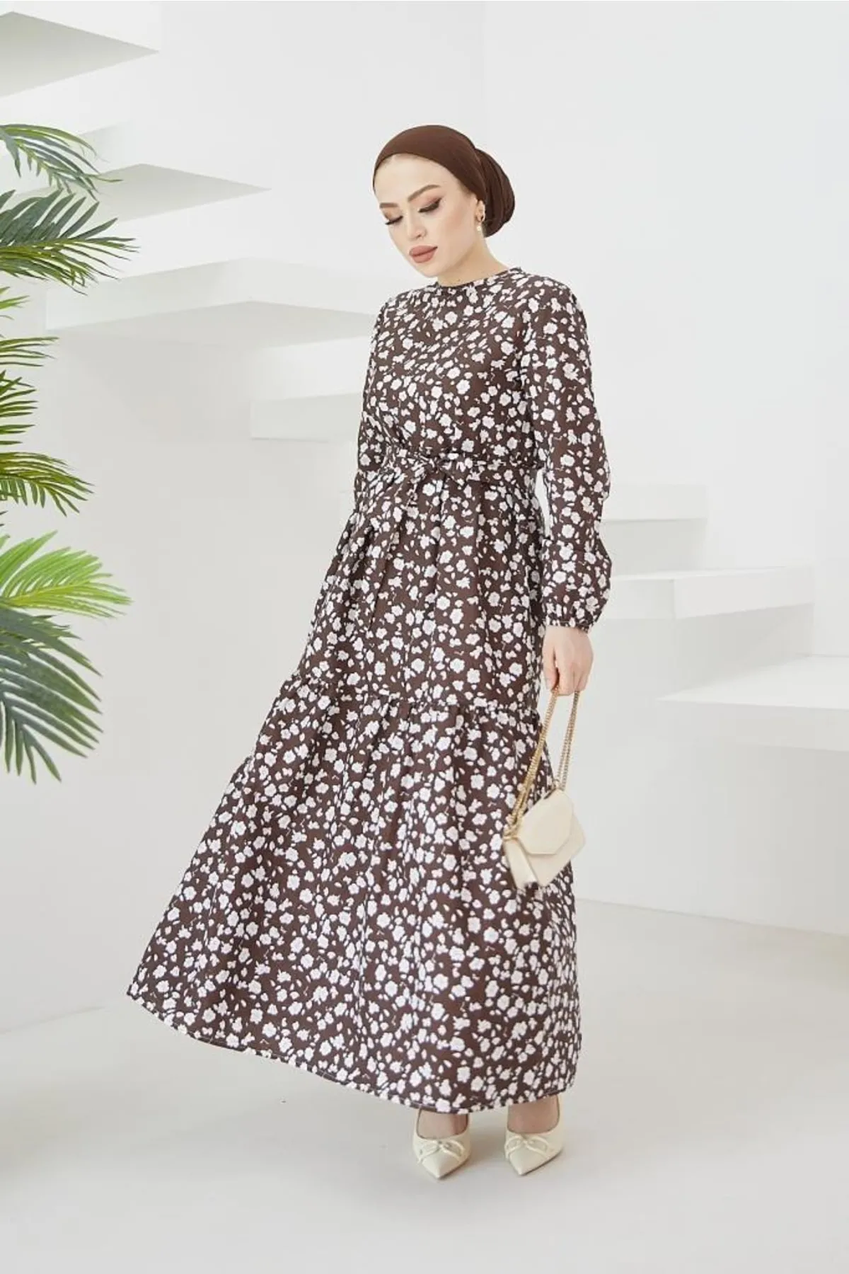 benguen  400 Kleid mit Gänseblümchenmuster Braun