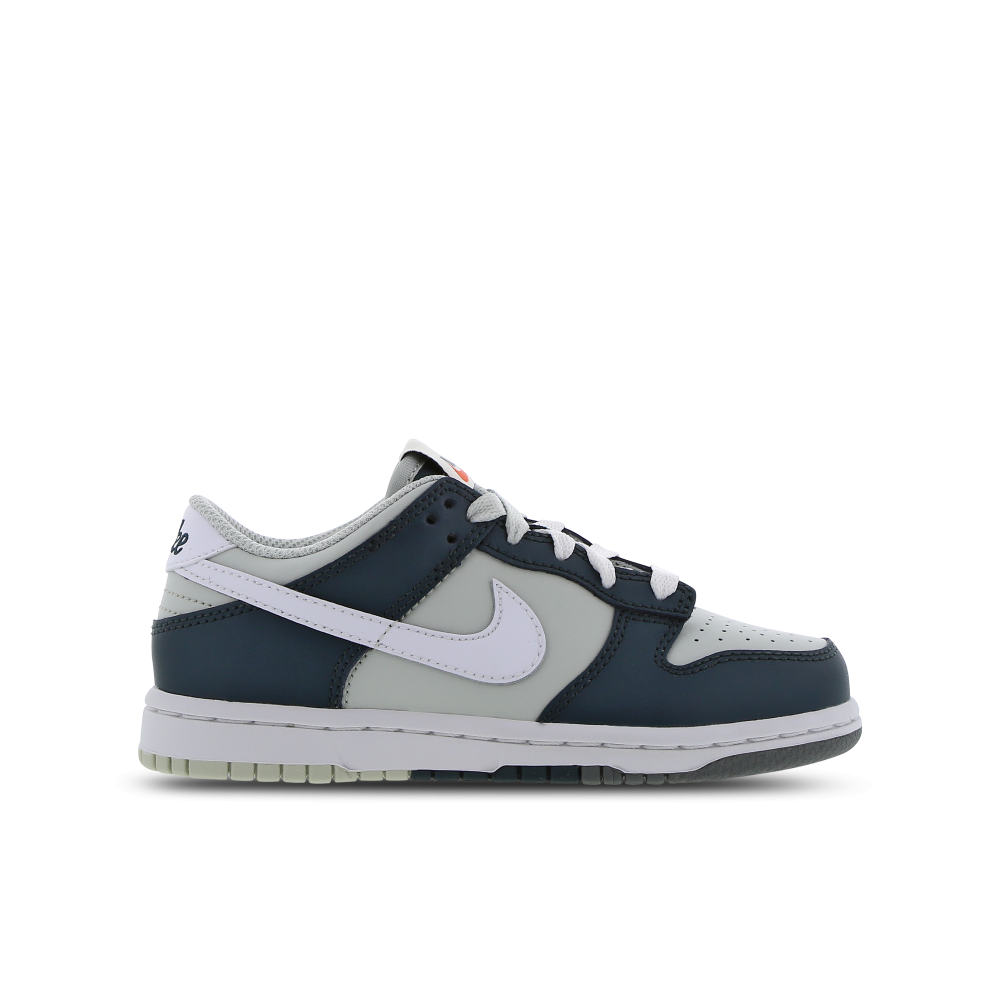 Nike Dunk Low FB9108-300 / grün