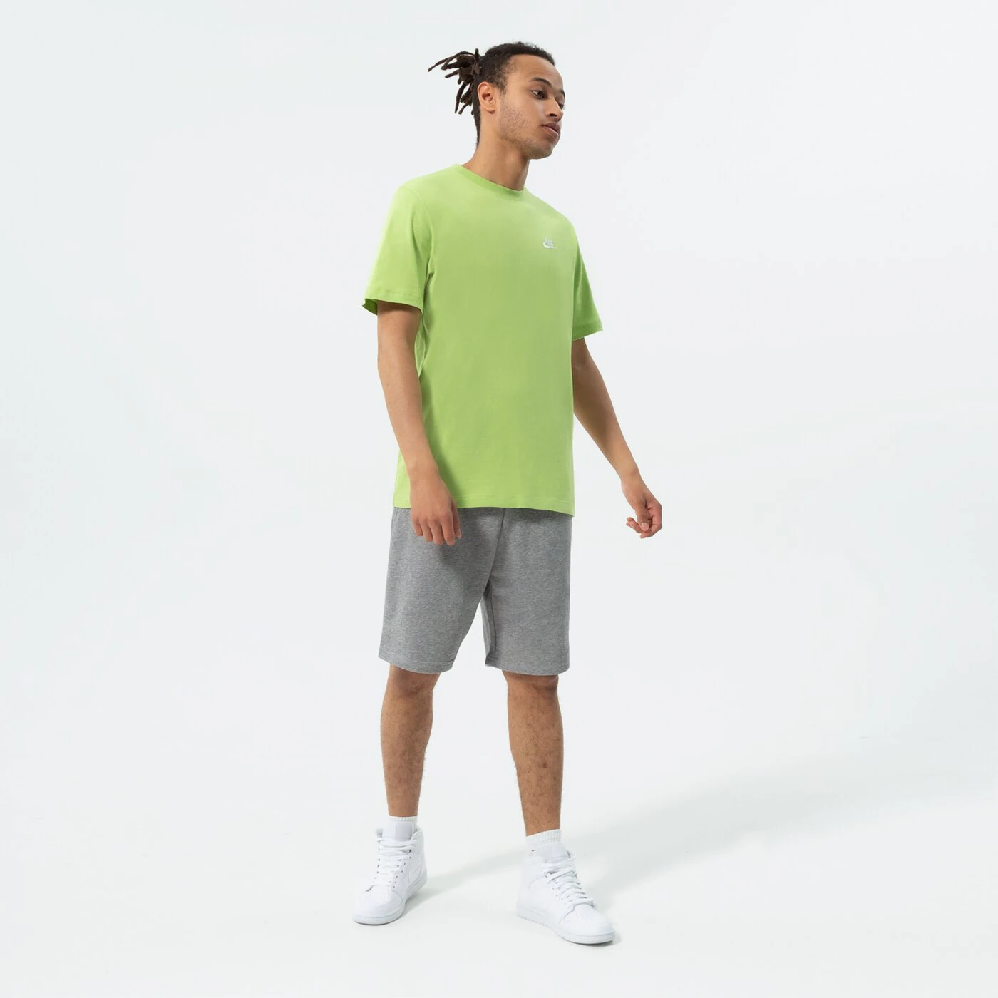 NEW ERA SHORTS ESSENTIAL SHORT Grau