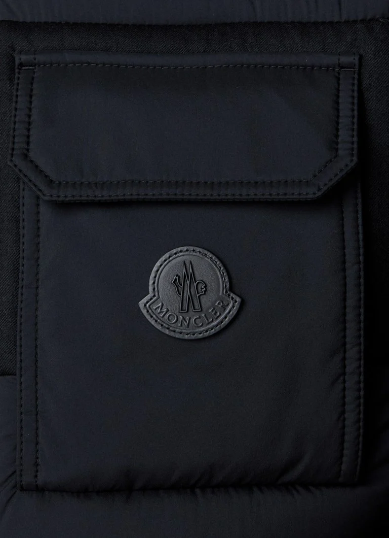 Colete acolchoado Moncler Estagnous com bolsos com zíper.