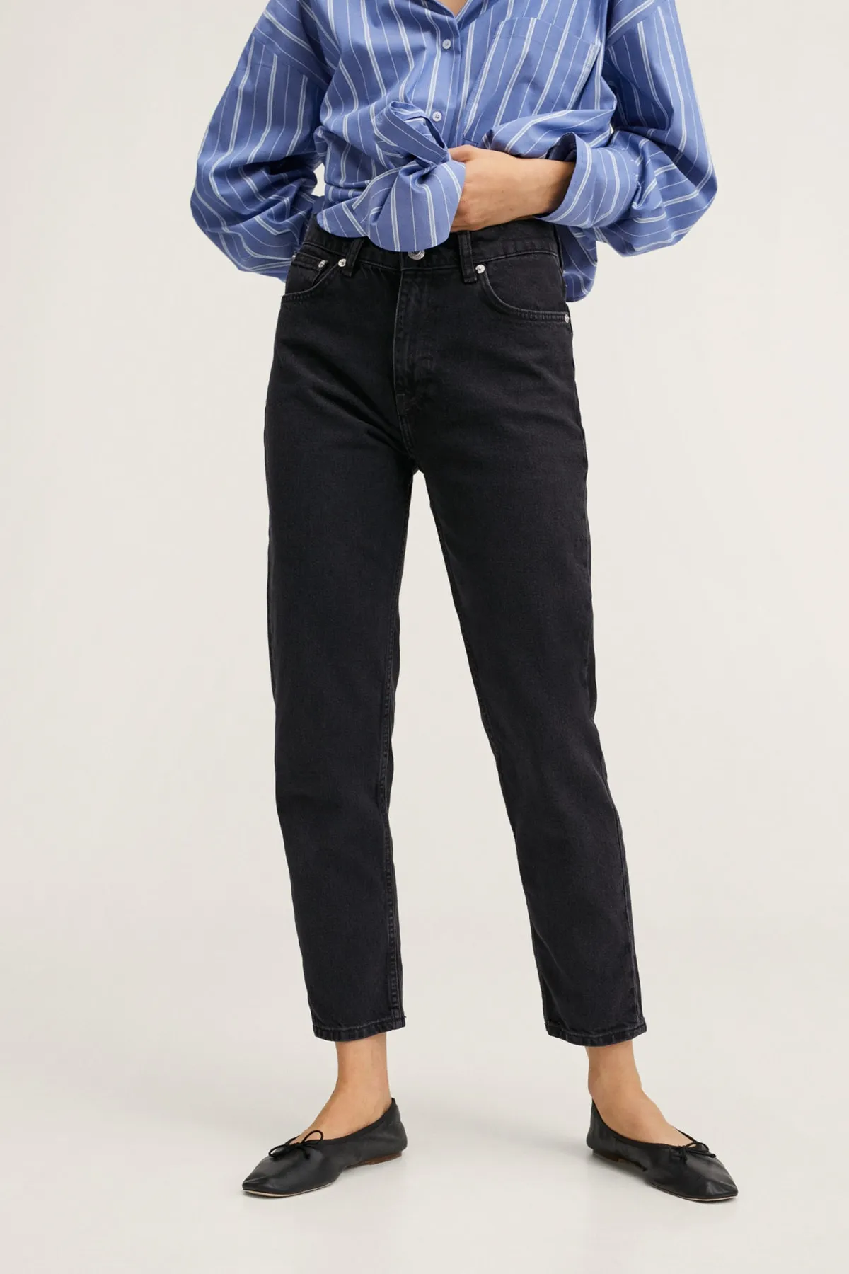 MANGO  Schwarze Denim-Damenjeans 27021110