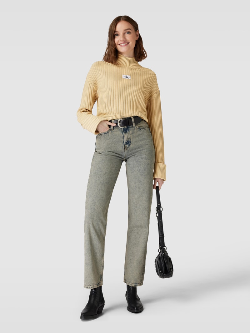 Strickpullover mit Label-Patch in sand