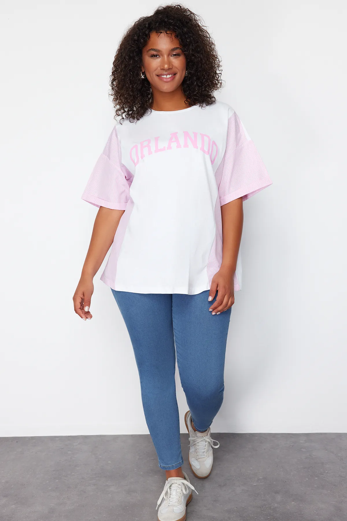 Trendyol Curve  Große Größen in T-Shirt - Rosa - Oversized