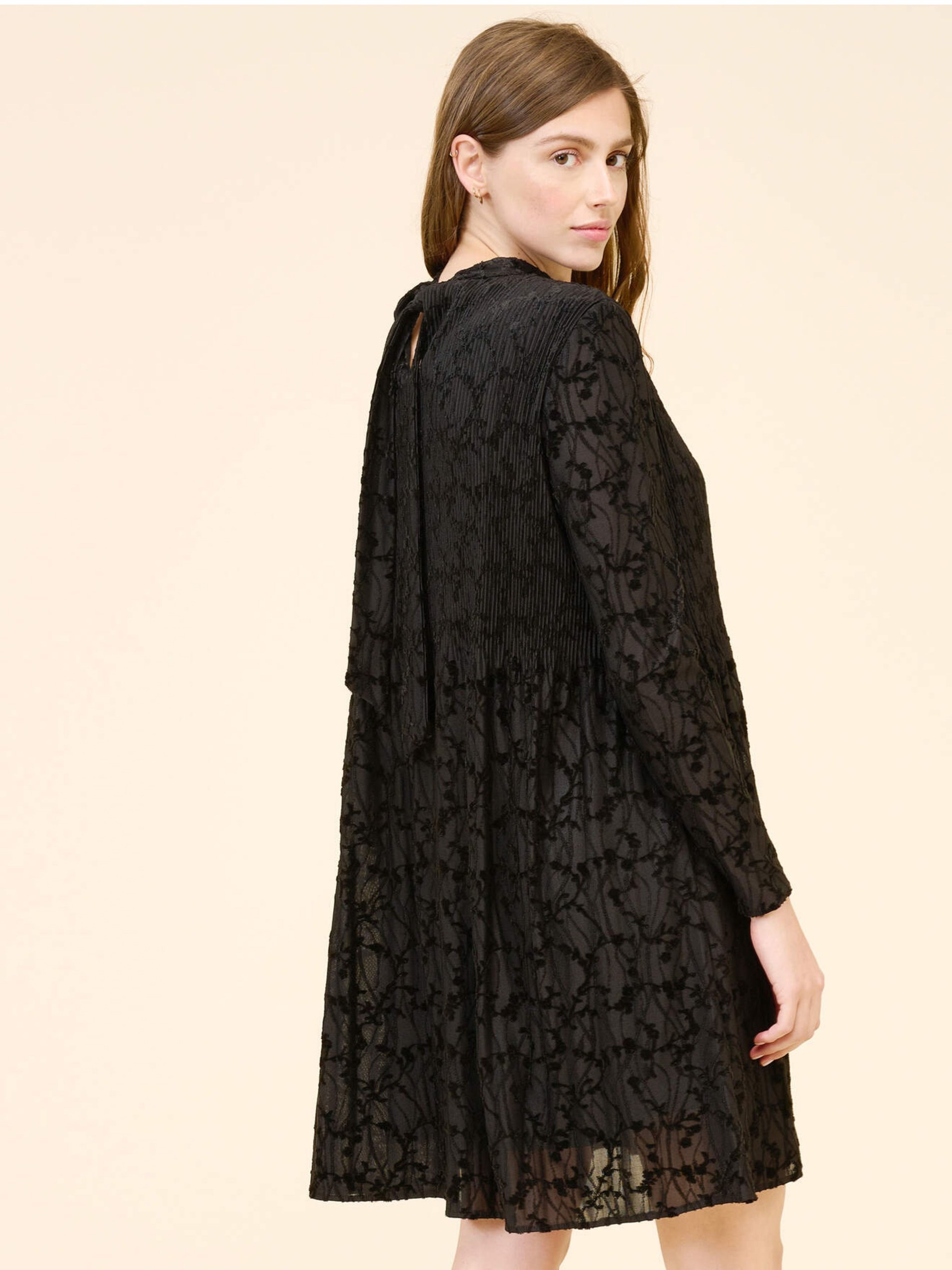 Schwarzes Spitzenkleid ORSAY