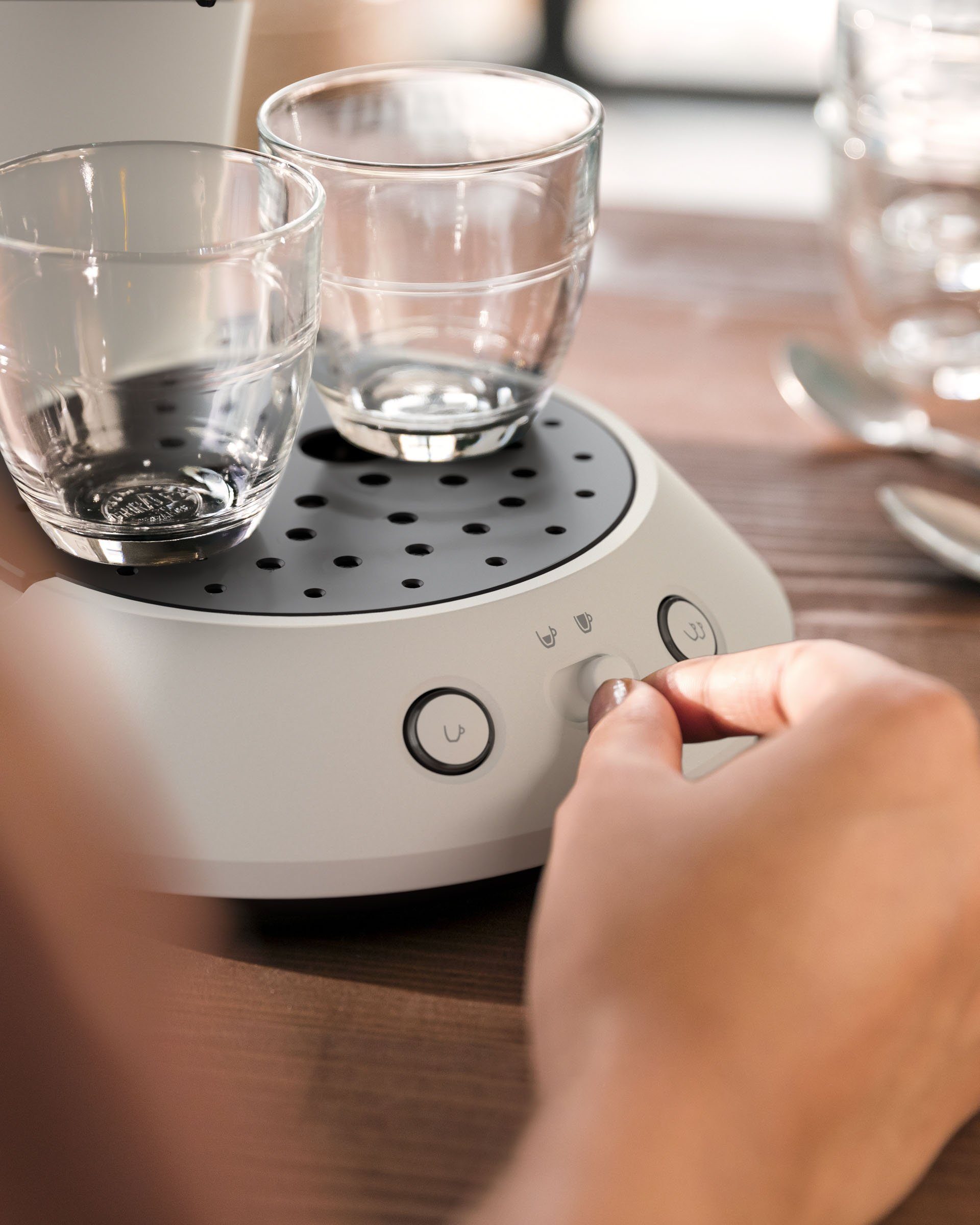 Philips Senseo Kaffeepadmaschine Original Plus CSA210/10, aus 80% recyceltem Plastik, +3 Kaffeespezialitäten, Memo-Funktion, Gratis-Zugaben (Wert €5,-UVP)