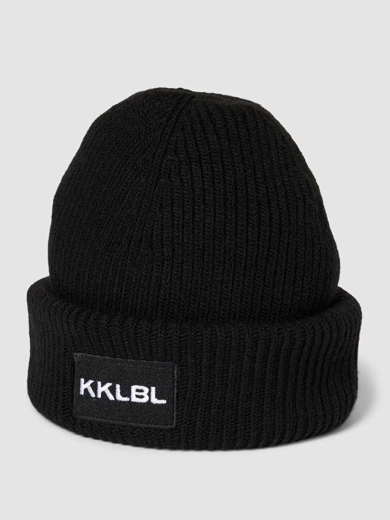 Strickmütze mit Label-Patch in schwarz