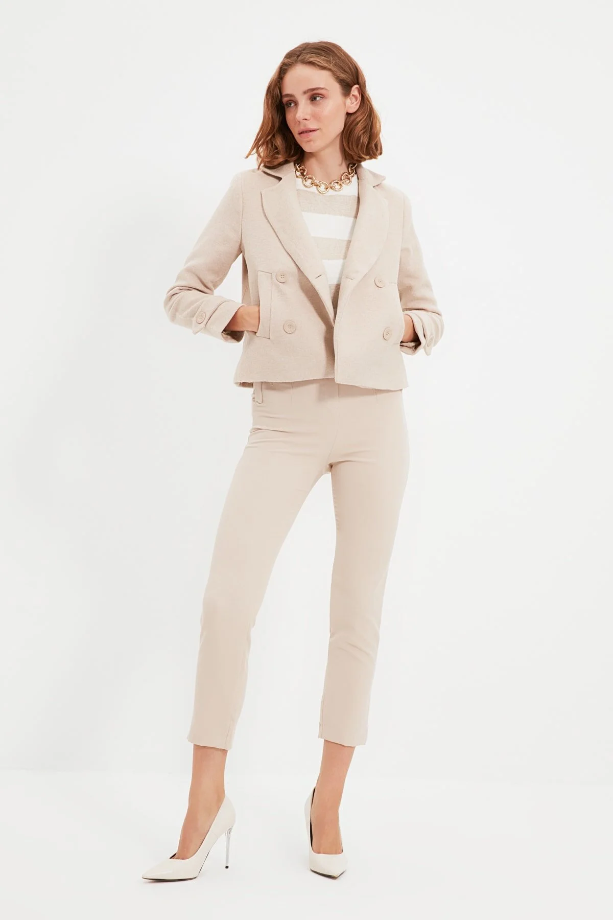 Trendyol Collection  Beigefarbene, zigarettengemusterte, knöchellange Webhose mit hoher Taille und Abnähern TWOSS20PL0515