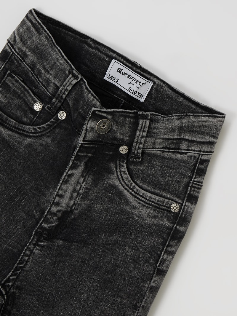 Slim Fit High Waist Jeans mit Stretch-Anteil in schwarz
