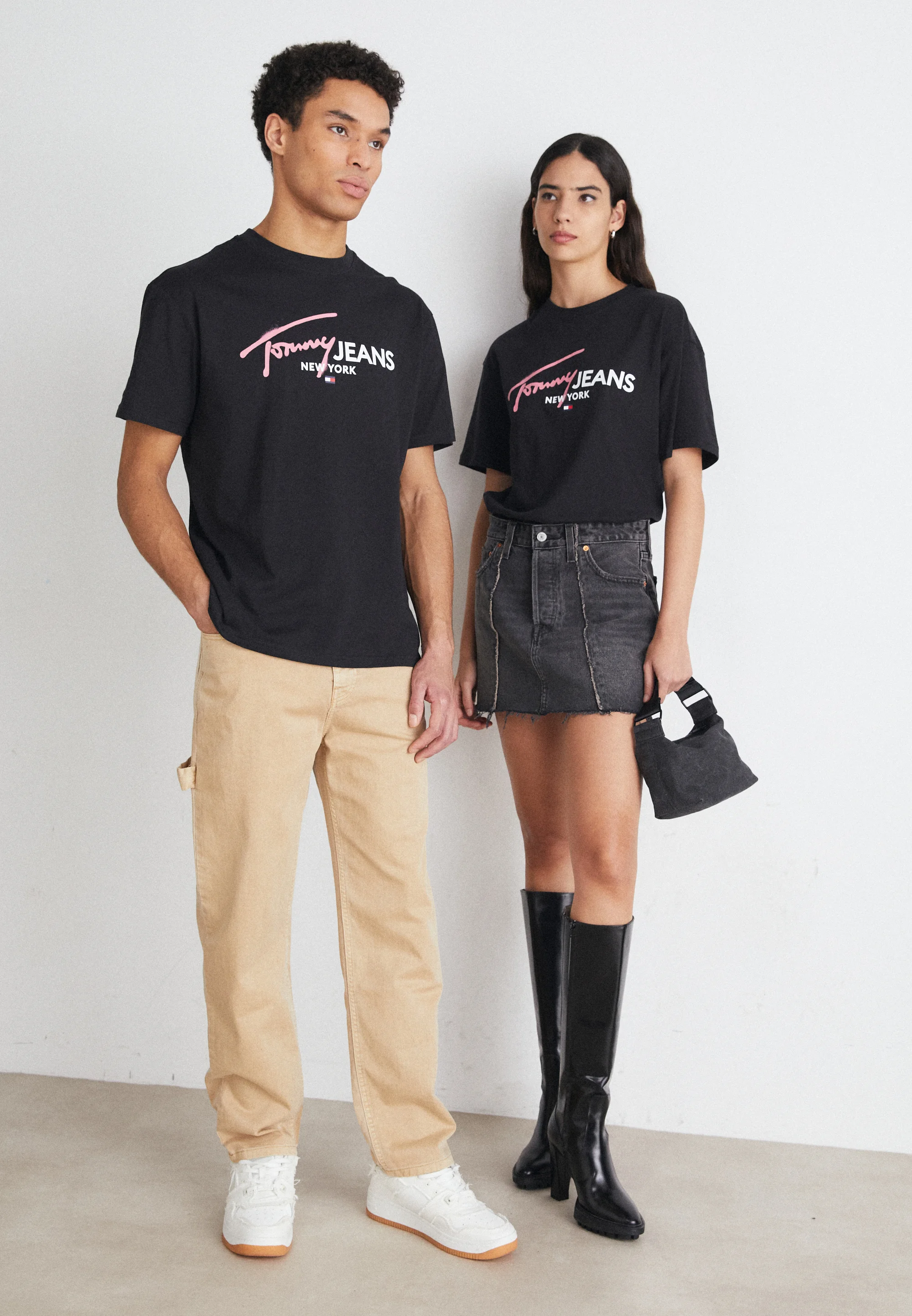 Tommy Jeans SPRAY POP COLOR TEE UNISEX - Camiseta con estampado