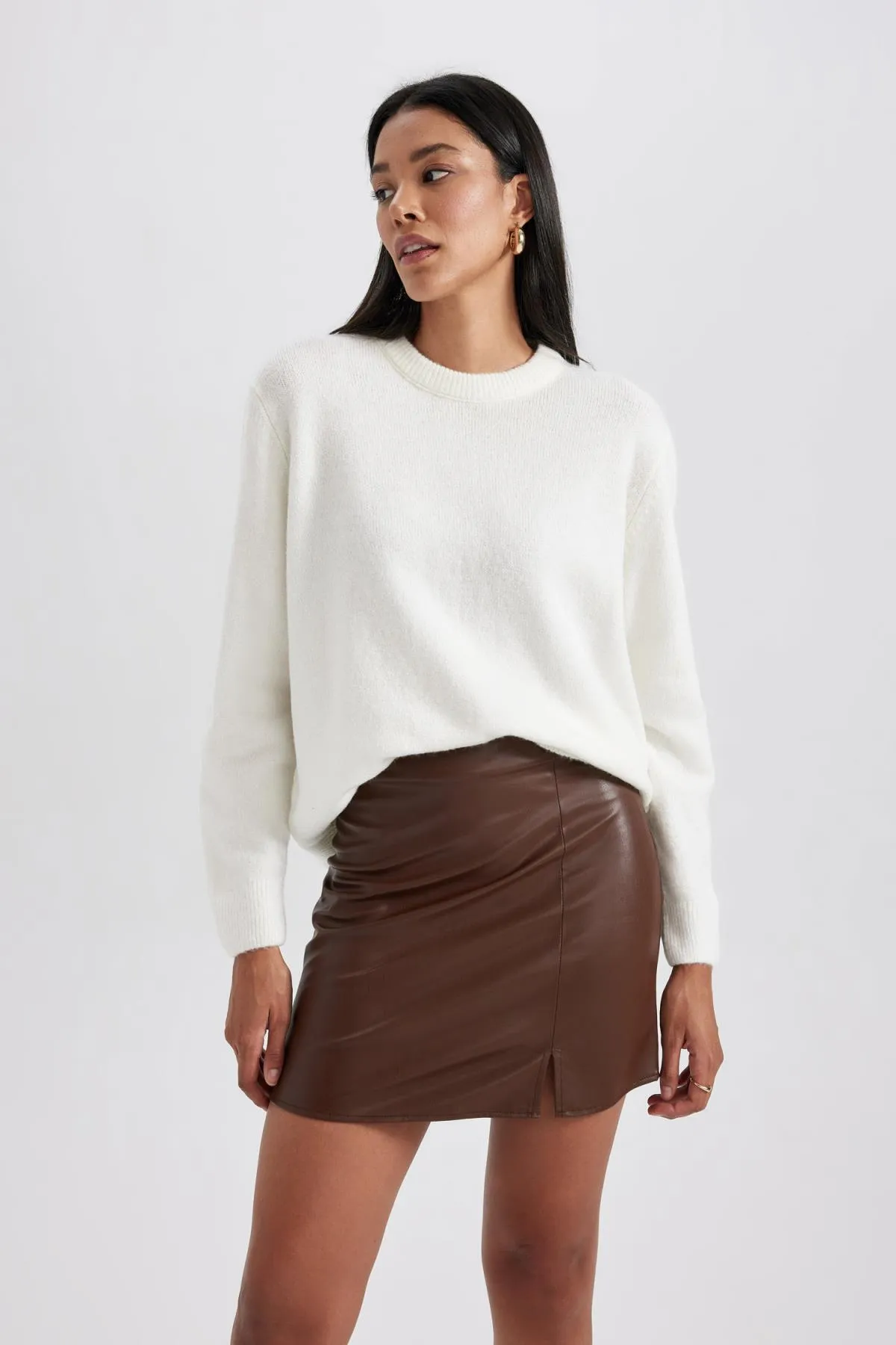 DeFacto  Pullover mit Rundhalsausschnitt und normaler Passform A9500ax23wn