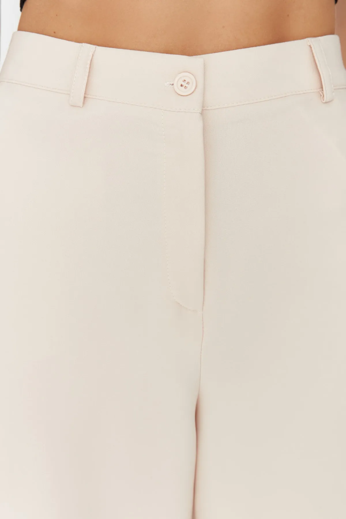 Trendyol Collection  Cremefarbene Webhose mit weitem Bein TWOAW23PL00151