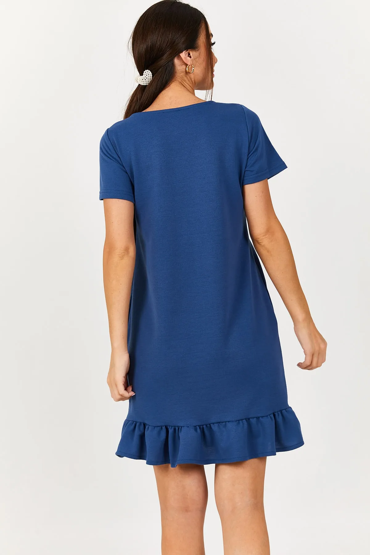 armonika  Indigofarbenes Kurzarmkleid mit sechs Rüschen für Damen ARM-20Y001032
