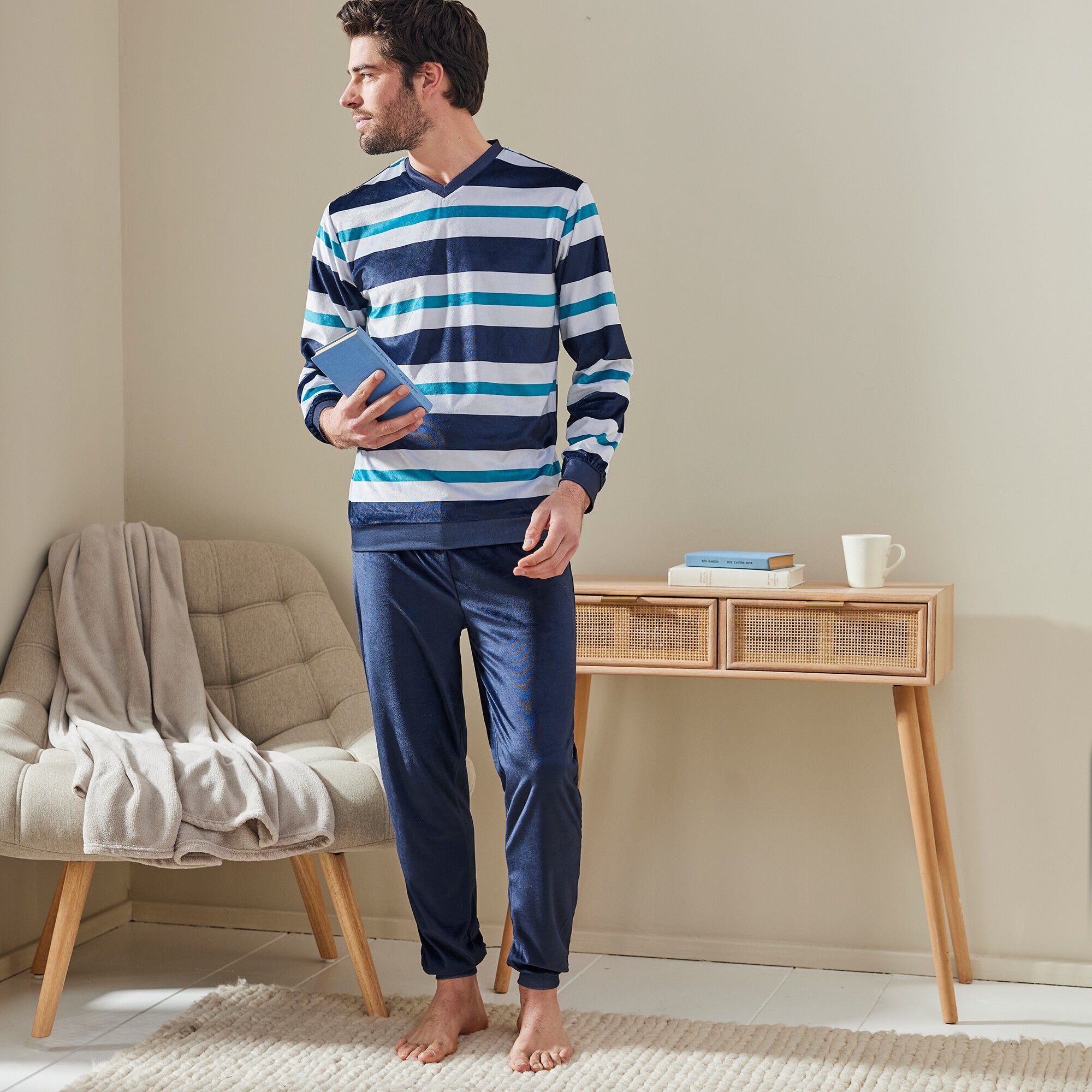 Pyjama col V maille velours manches longues