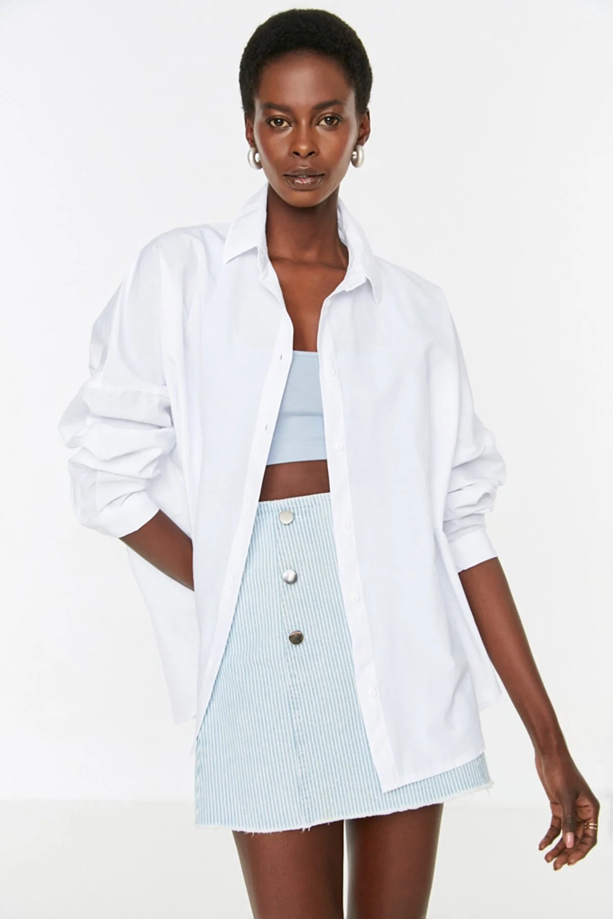 Trendyol Collection  Ecrufarbenes Oversize-Hemd aus Baumwolle – weite Passform, gewebt, TWOSS22GO0669