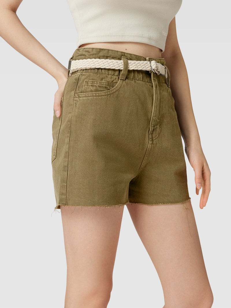Jeansshorts aus Baumwolle mit Gürtel in khaki