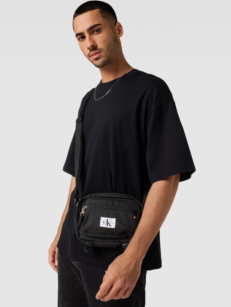 Camera Bag mit Label-Patch in black