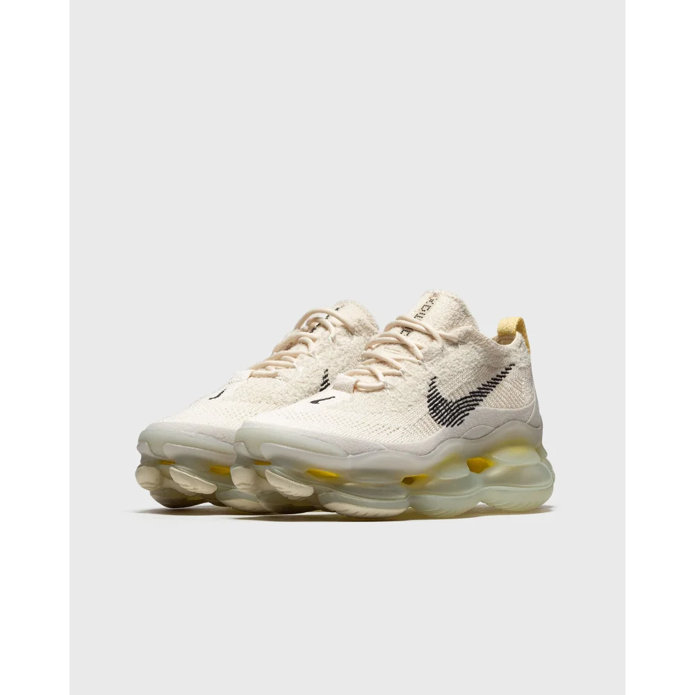 Nike Wmns Air Max Scorpion Flyknit DJ4702-001 / weiss