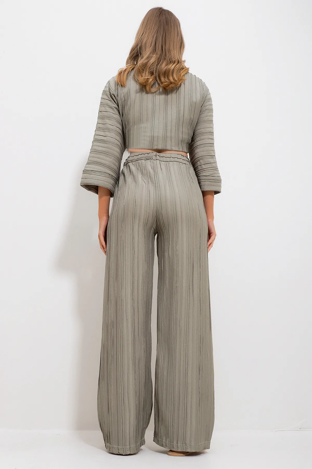Trend Alaçatı Stili  Khakifarbene Palazzo-Hose mit elastischem Bund und selbststrukturierter Damenhose Alc-X11718