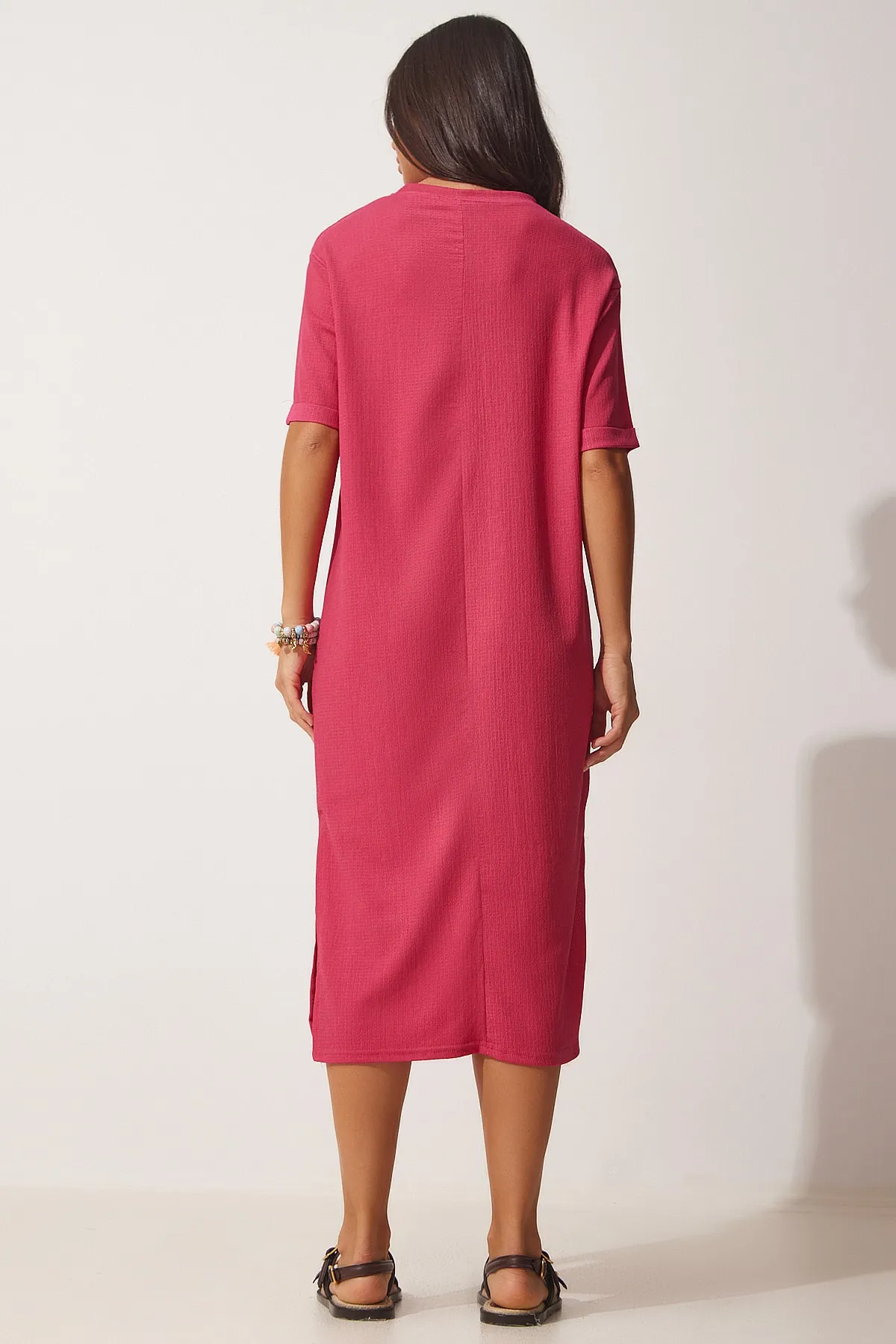 Happiness İstanbul  Dunkelrosa strukturiertes Daily Midi-Strickkleid für Damen LH00037