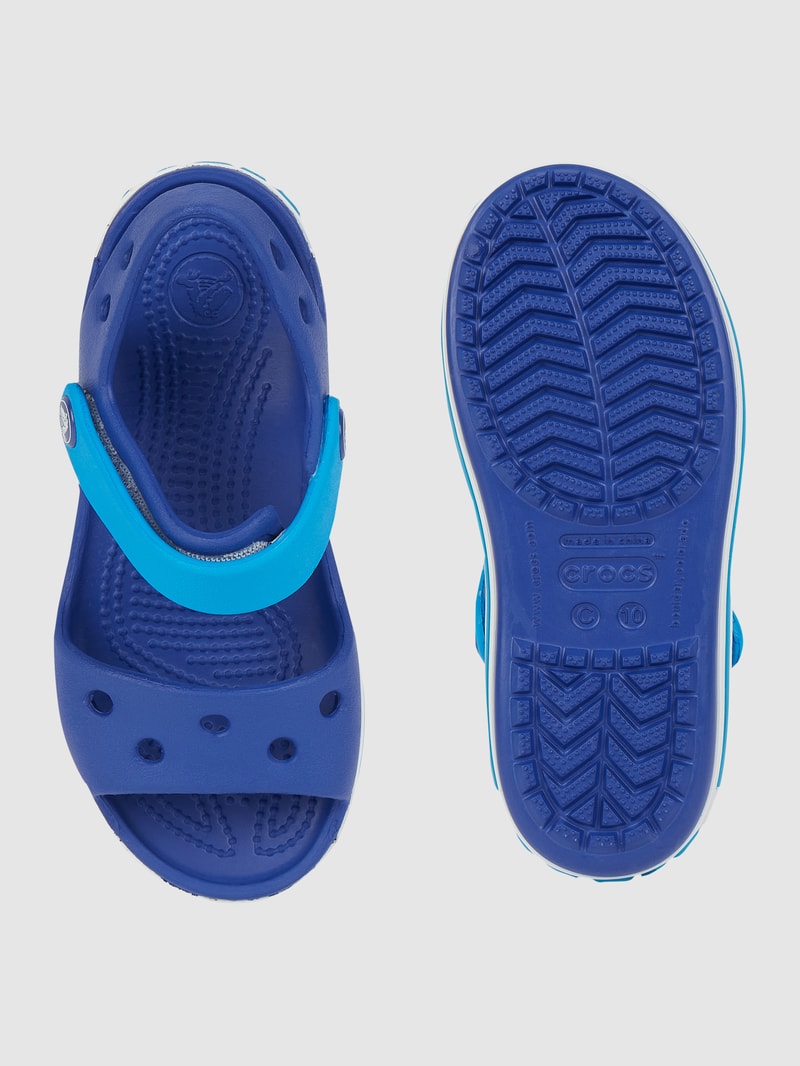 Sandalen mit Label-Detail in blau