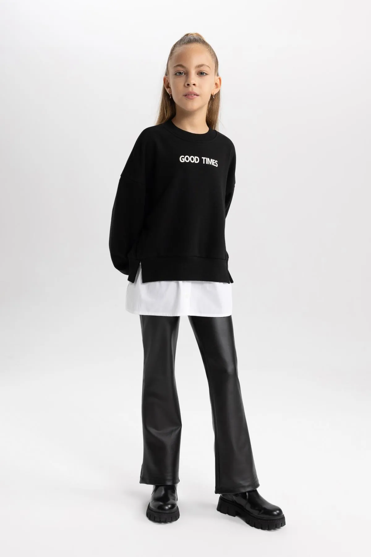 DeFacto  Mädchen-Strumpfhose aus Kunstleder mit ausgestelltem Bein