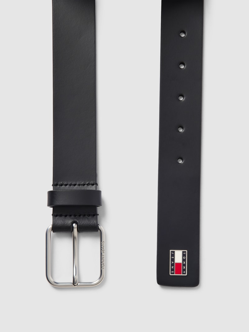 Gürtel aus Büffelleder mit Label-Detail Modell 'SCANTON' in schwarz
