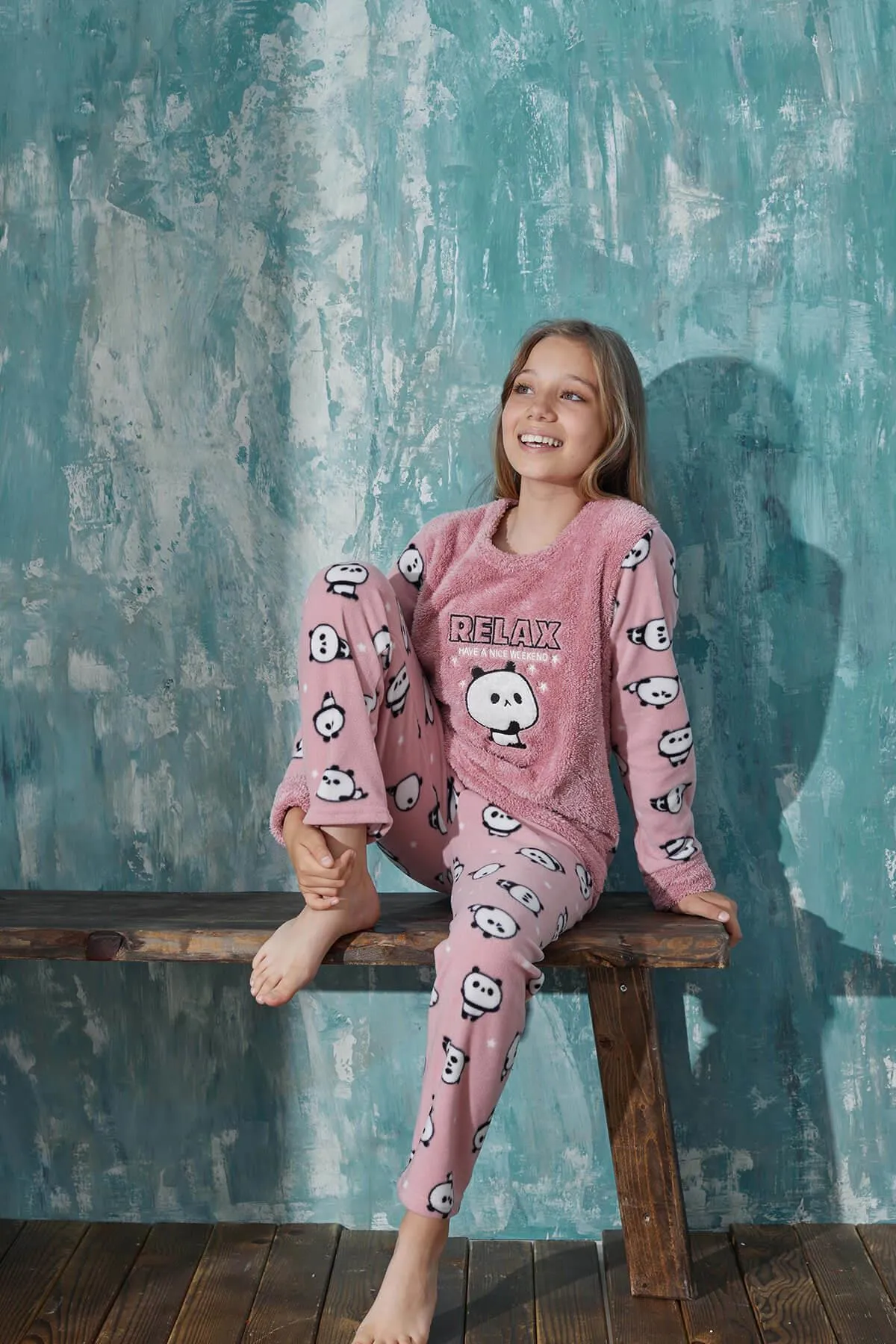 Pijamaevi  Powder Relax Panda-gemustertes Plüsch-Pyjama-Set für Mädchen