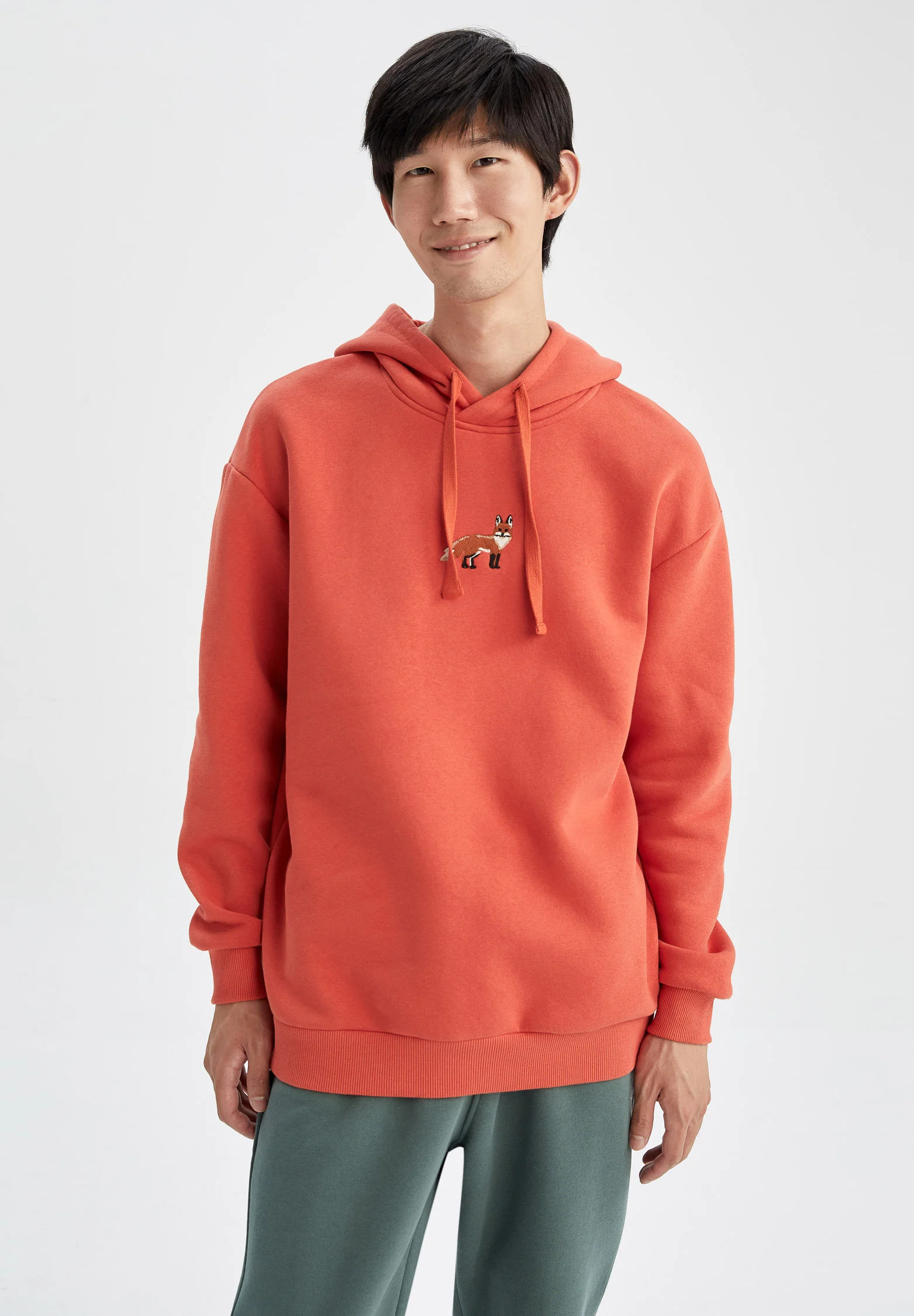 Sudadera con capucha DeFacto BOXY FIT